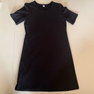 Old Navy Short Sleeve Knit Shift dress in Blackjack, size Small